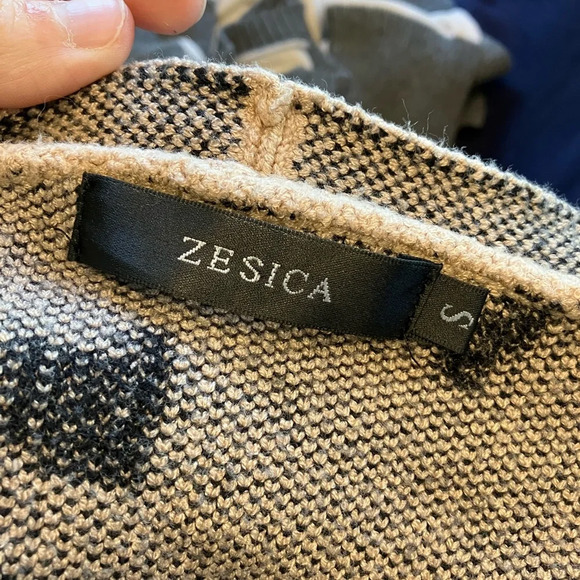 Zesica leopard print cardigan with pockets. - Picture 3 of 6